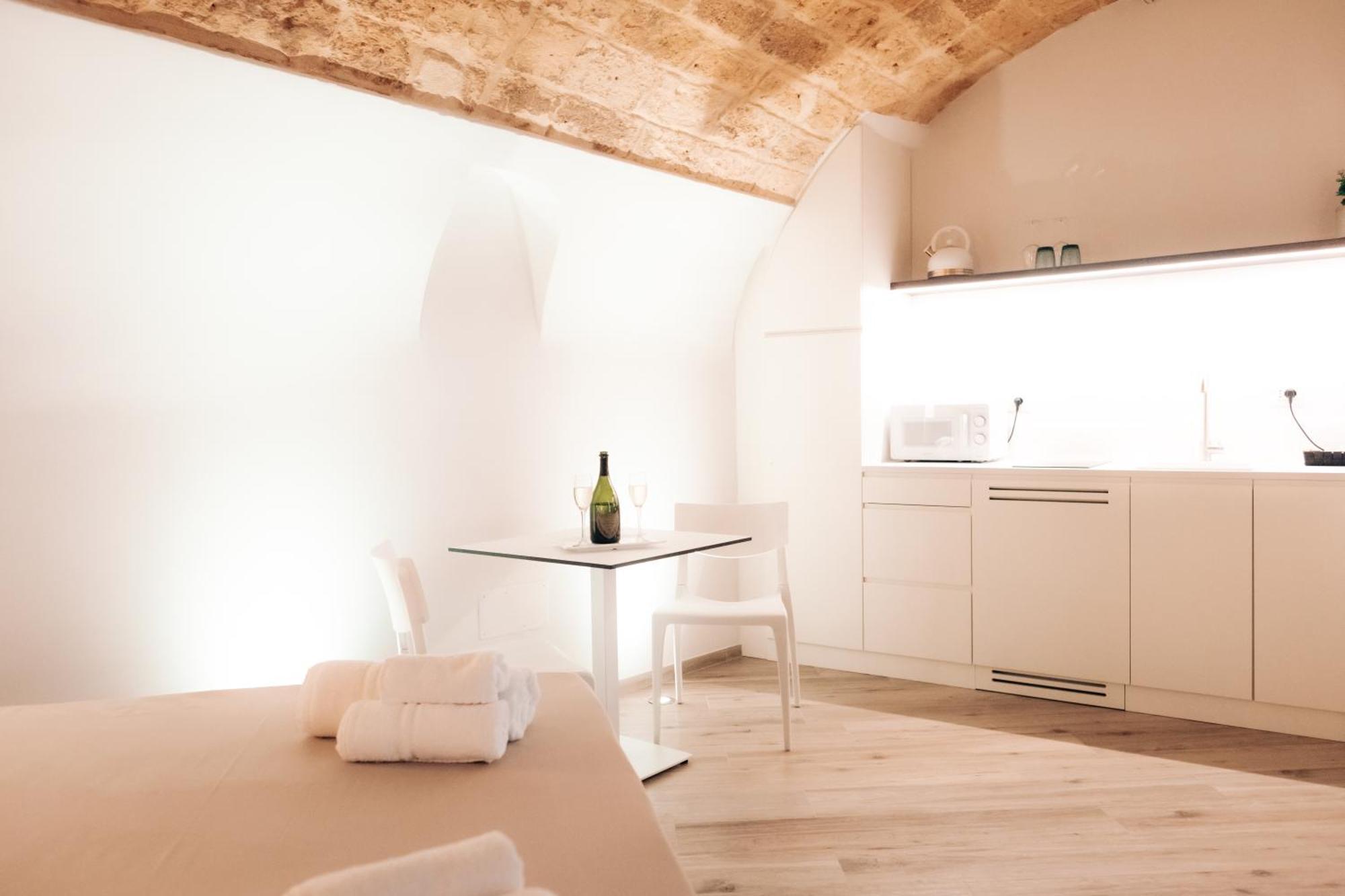 Timeless Apulian Luxury Suite Bari Exterior photo